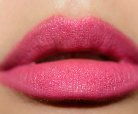rossetto Mac Cosmetics Powder Kiss Lipstick 917 SEXY, BUT SWEET