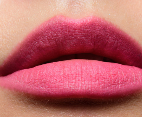 rossetto Mac Cosmetics Powder Kiss Lipstick 917 SEXY, BUT SWEET