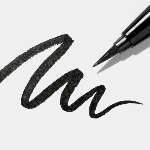 eyeliner liquido Eyeko London Black Magic travel-size