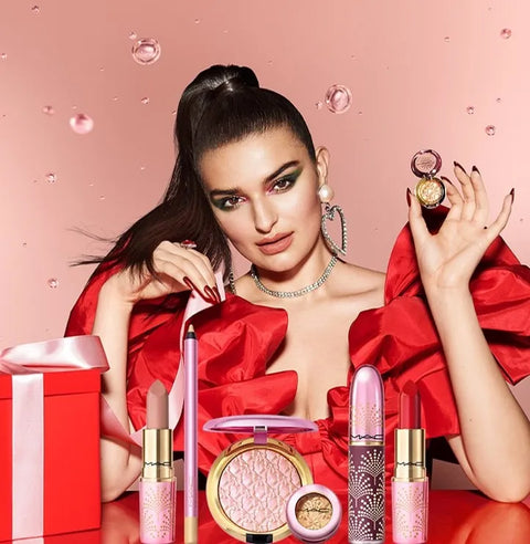 rossetto Mac Cosmetics Lustreglass Sheer Shine Lipstick Bubbles & Bows I'VE BEEN NAUGHTY!