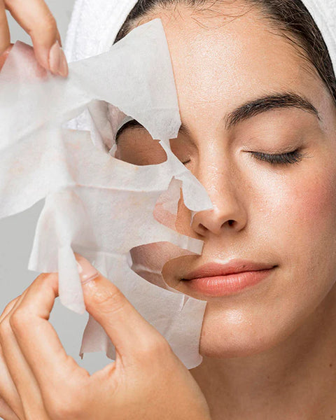 maschera viso in tessuto Bubble T Cosmetics Berries Bubble Tea con Niacinamide & Aloe Vera