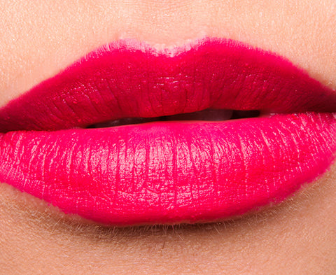 rossetto Mac Cosmetics Matte Lipstick Rihanna RiRi Hearts Mac PLEASURE BOMB