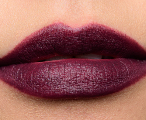 rossetto Mac Cosmetics Matte Lipstick MAC Me Over SMOKED PURPLE