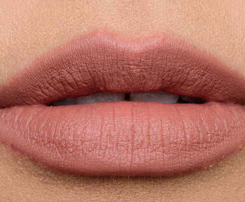 rossetto Mac Cosmetics Matte Lipstick MAC x Nicki Minaj AGE/SEX/LOCATION