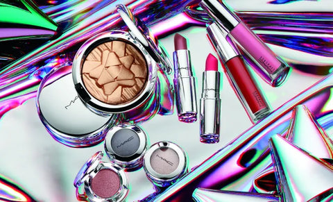 rossetto Mac Cosmetics Frost Lipstick Shiny Pretty Things A WINK OF PINK