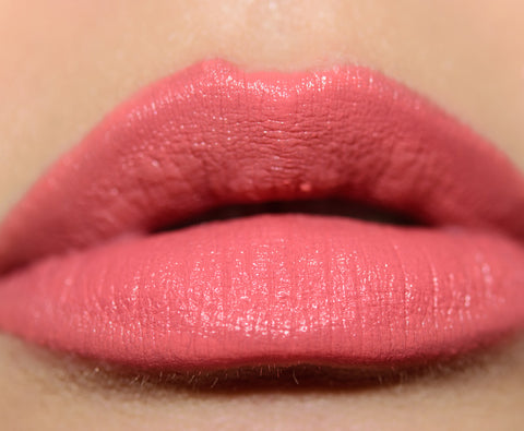rossetto Mac Cosmetics Amplified Creme Lipstick Aute Cuture Starring Rosalia ACHIOTE