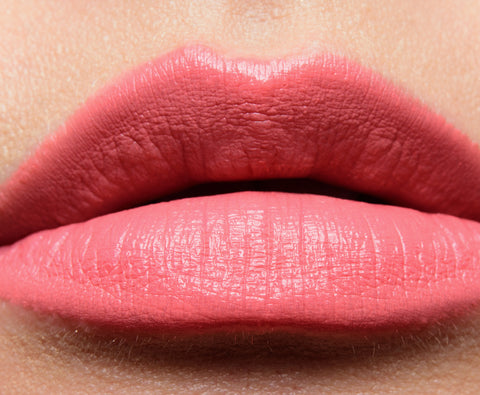 rossetto Mac Cosmetics Amplified Creme Lipstick Aute Cuture Starring Rosalia ACHIOTE