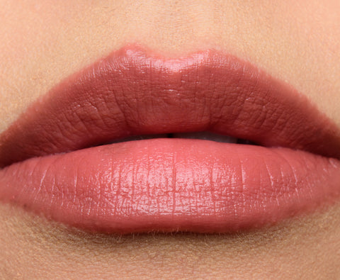 rossetto Mac Cosmetics Glaze Lipstick Selena AMOR PROHIBIDO