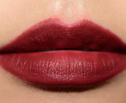 rossetto Mac Cosmetics Retro Matte Lipstick It's a Strike! BOWL ME OVER