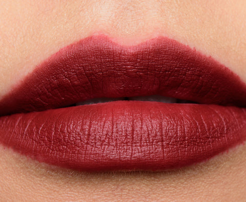 rossetto Mac Cosmetics Retro Matte Lipstick It's a Strike! BOWL ME OVER