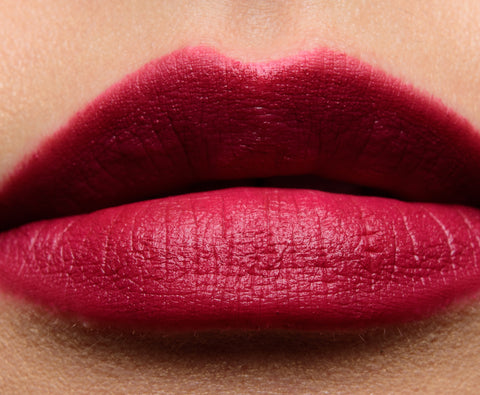 rossetto Mac Cosmetics Powder Kiss Lipstick 905 BURNING LOVE