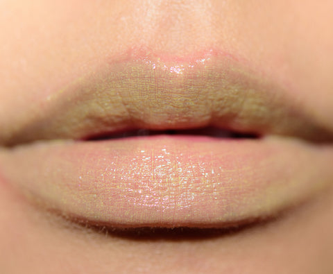 rossetto Mac Cosmetics Cremesheen Lipstick Trolls CAN'T BE TAMED