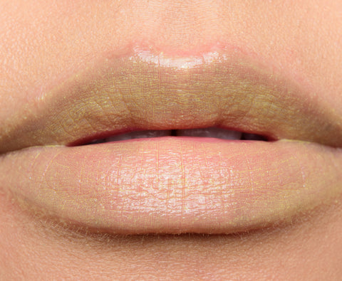 rossetto Mac Cosmetics Cremesheen Lipstick Trolls CAN'T BE TAMED