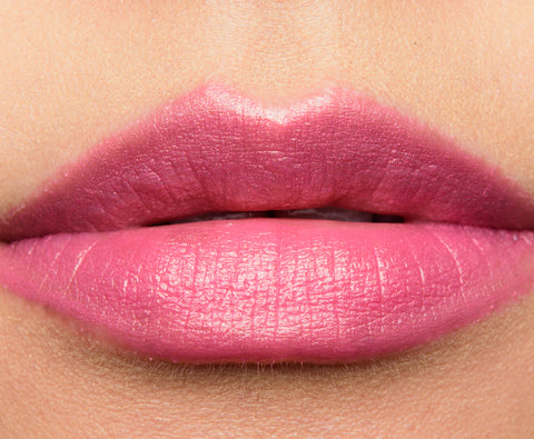 rossetto Mac Cosmetics Frost Lipstick 307 CREME DE LA FEMME