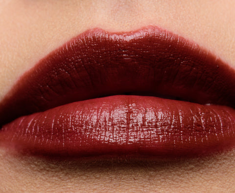 rossetto Mac Cosmetics Love Me Lipstick 424 DGAF