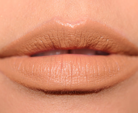 rossetto Mac Cosmetics Matte Lipstick NATURALLY TRANSFORMED