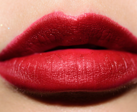 rossetto Mac Cosmetics Matte Lipstick Whitney Houston NIPPY'S SENSUAL RED