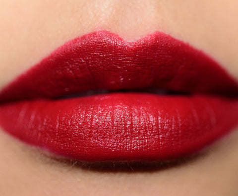 rossetto Mac Cosmetics Matte Lipstick It’s A Strike PERFECT SCORE