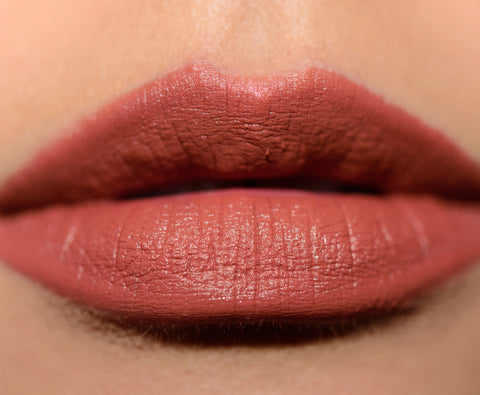 rossetto Mac Cosmetics Matte Lipstick STRIP ME DOWN