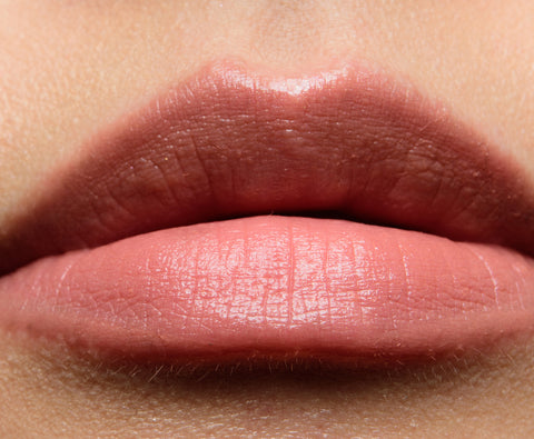 rossetto Mac Cosmetics Lustre Lipstick Electric Wonder THE NATURALIST
