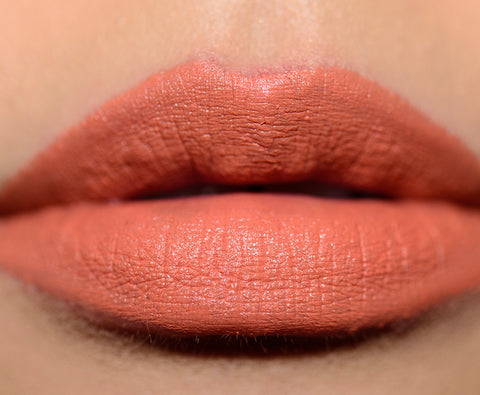 rossetto Mac Cosmetics Matte Lipstick UNCONTROLLABLE