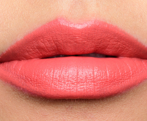 rossetto Mac Cosmetics Amplified Creme Lipstick VEGAS VOLT