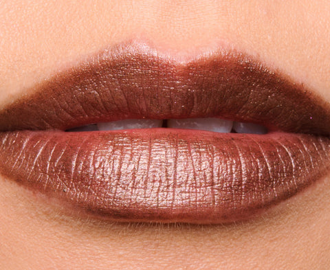 rossetto Mac Cosmetics Frost Lipstick VIVA GLAM RIHANNA 2