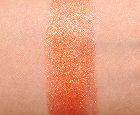 rossetto Mac Cosmetics Frost Lipstick RiRi Hearts Mac WHO'S THAT CHICK